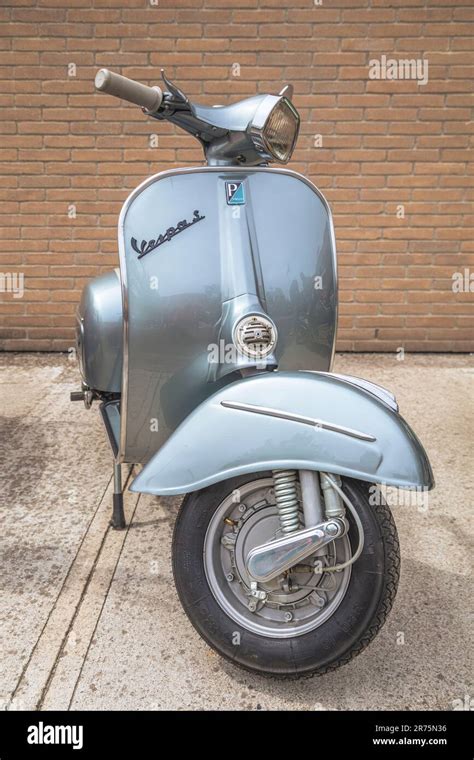 Classic Vintage Vespa Piaggio Scooter Italian Style Stock Photo Alamy