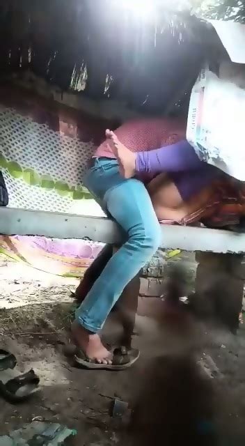 Desi Lovers Secret Sex In Public