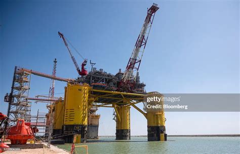 The Shell Vito Offshore Oil Platform Docked At Kiewit Offshore News