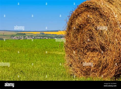 Big Bale Hi Res Stock Photography And Images Alamy