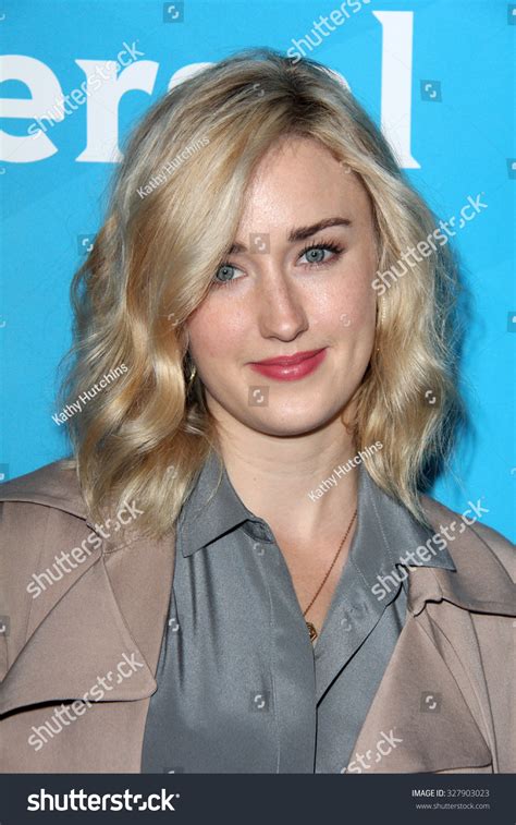 65 Imágenes De Ashley Johnson Imágenes Fotos Y Vectores De Stock