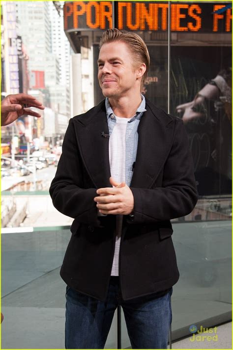 Derek Hough Talks 'DWTS' On 'Extra' In New York City | Photo 800962 ...