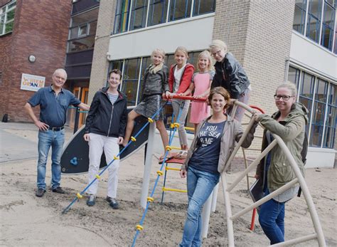 Super Johan Cruyff Schoolplein Voor Woerdense Basisschool Indebuurt