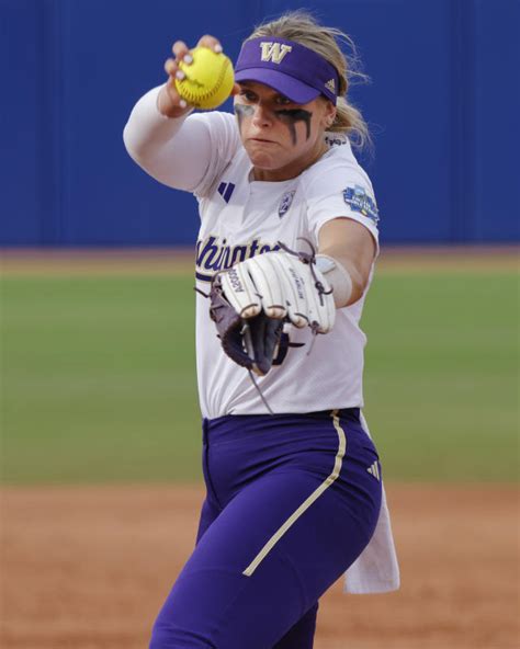 Sandercock Leads Florida State Past Washington 3 1 Into Women S College World Series Semifinals