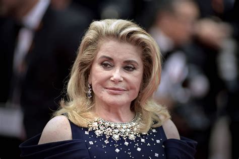 Catherine Deneuve mise sur un détail qui fait toute la différence pour