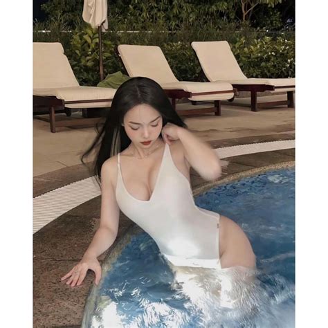 Bikini đi biển một mảnh Hawaii màu xanh Poison Green hở lưng sexy kiểu bodysuit tôn dáng đồ