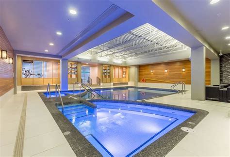 8 Best Hotels in Banff with Private Hot Tubs - Travel Banff Canada