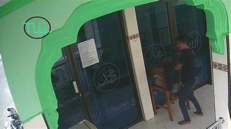 Aksi Pencurian Kotak Amal Musala Di Sidoarjo Terekam Kamera Cctv