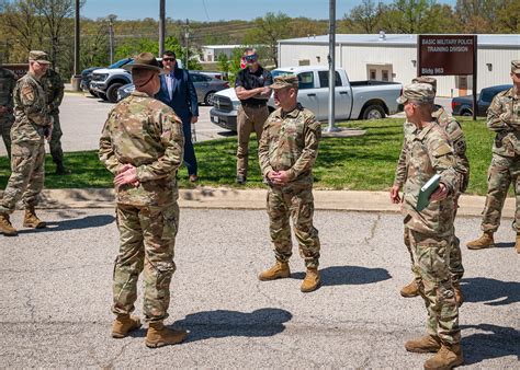 Sgt Maj Of The Army Michael Weimer Visits Fort Leonard Wood