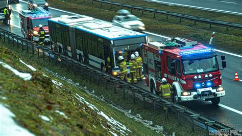 Po Ar Autobusu Na Autostradzie A Mi Dzy W Z Ami Balice I Rudno