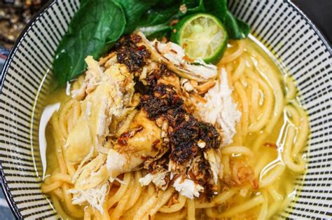 Mee Soto Ayam | Malay Chicken Noodle Soup - Nomadette