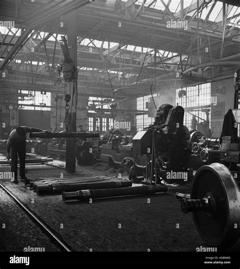 Railcar Repair Black And White Stock Photos Images Alamy