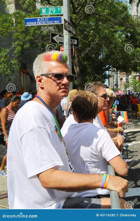 Participantes De Lgbt Pride Parade Em New York City Fotografia Editorial Imagem De Festival