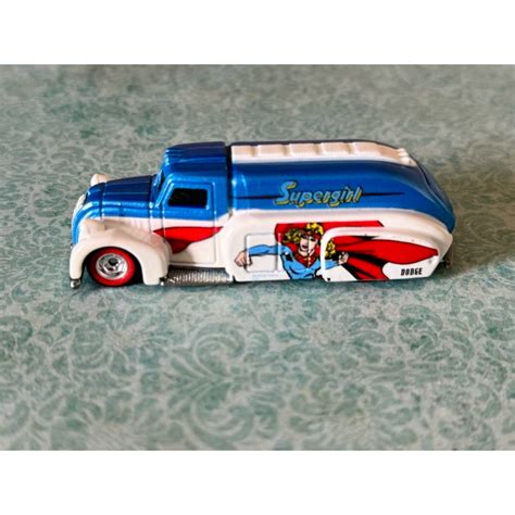 Hot Wheels Pop Culture DC Comics Supergirl Shopee Brasil