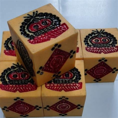 Matte Plastic Jhandi Munda Dice Game, Number Of Players: 6 Players ...