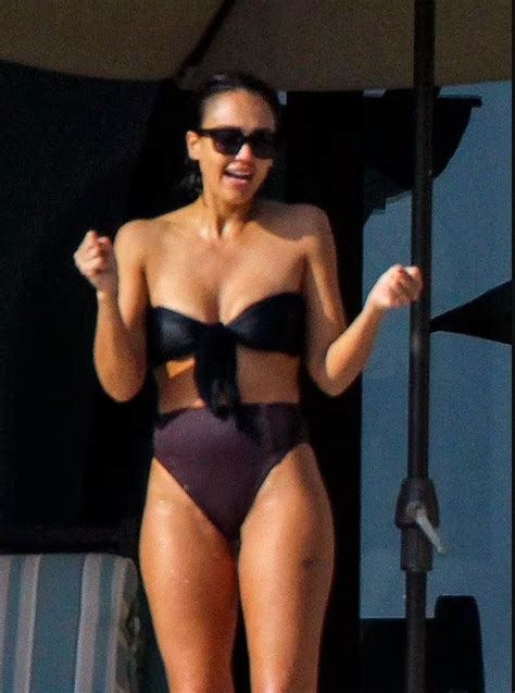 Jessica Alba Beautiful Ass In Sexy Thong Bikini In Cabo San Lucas