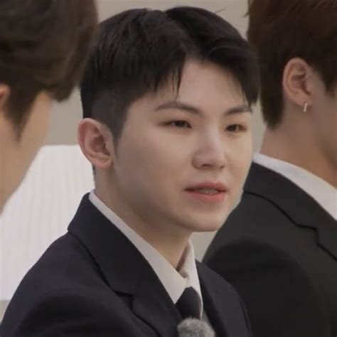 𝘩𝘰𝘴𝘩𝘻𝘪𝘱𝘴 Woozi Svt Seventeen