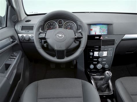 Предохранители и реле Opel Astra H - Мир Дорог