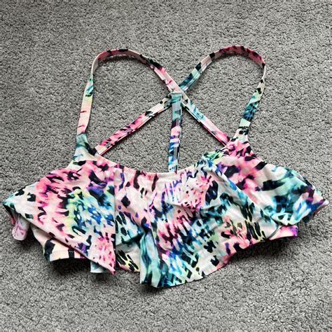 Victoria S Secret Women S Multi Bikini And Tankini Tops Depop