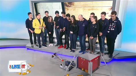 iLikeIT Tinerii români care participă la războiul roboţilor