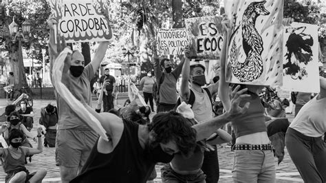 Intervención Creciente acción performática por el monte La tinta