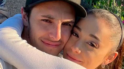 Ariana Grande Se Divorcia Oficialmente De Dalton G Mez Diario Panorama