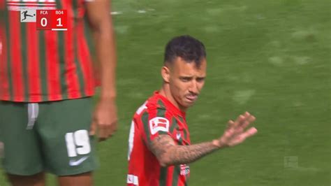 Iago Maakt Schitterende Eigen Goal Bij Augsburg Leverkusen