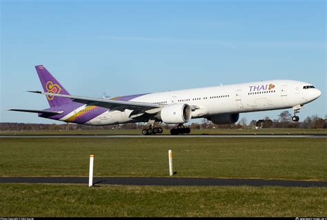 Hs Tkp Thai Airways International Boeing Aler Photo By Felix