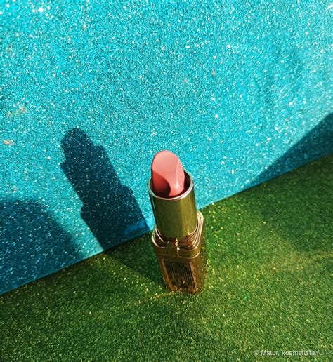 Губная помада L Oreal Paris Color Riche nude intense в оттенке 171 свои губы только лучше