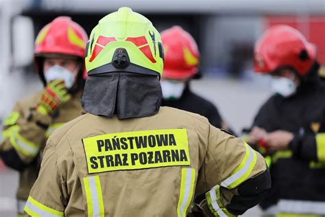 Warszawa Pożar domu jednorodzinnego na Bielanach Znaleziono spalone