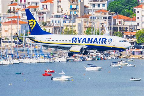 Skiathos Airport August Ryanair Landing Skiathois