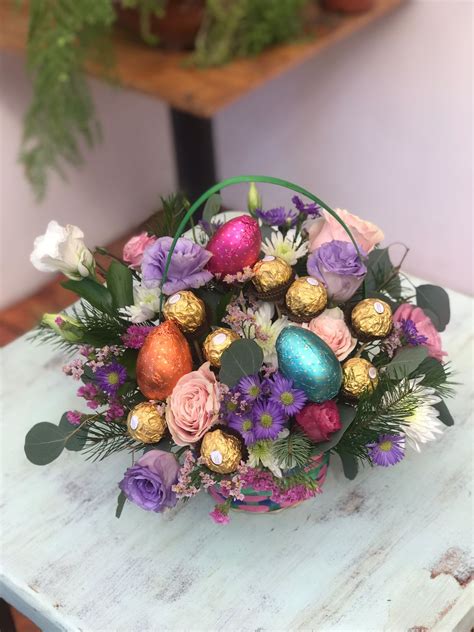 Canasta De Pascua Y Ferrero Rocher Encactus Floral