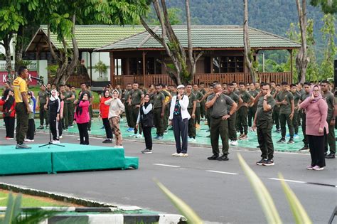 Pangdam Xvii Cenderawasih Olahraga Bersama Prajurit Dan Pns Kodam