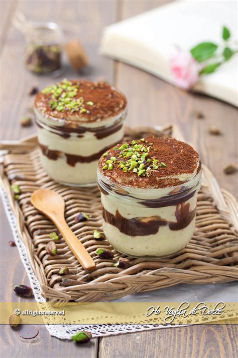 Tiramisù al pistacchio e cioccolato ricetta Ho Voglia di Dolce