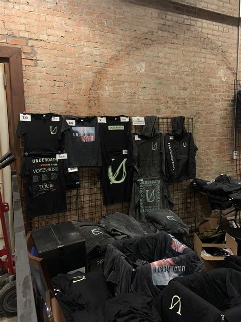 Tour merch : r/Underoath