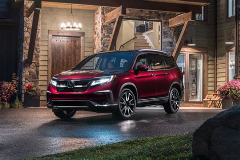 Pros And Cons Of 3 Row Suvs That Were Built For Families