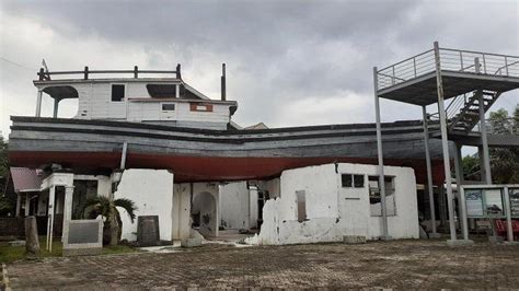 Monumen Kapal Di Atas Rumah Saksi Bisu Peristiwa Tsunami Aceh