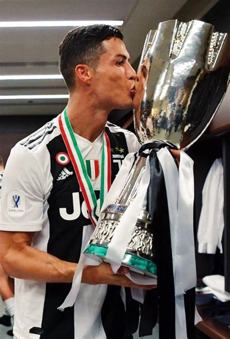 Cristiano Ronaldo ️ Cristiano Ronaldo Cr7, Neymar, Best Player, Footy, Juventus, Varsity Jacket ...