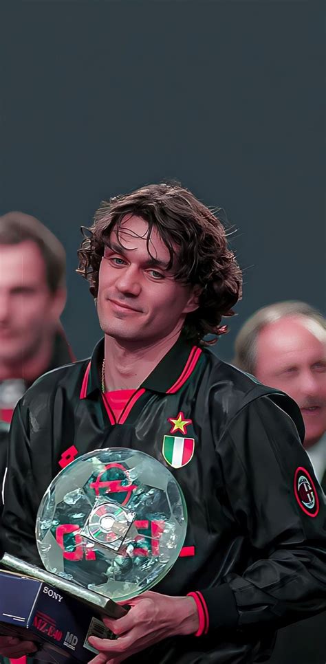 Paolo Maldini Hd Wallpaper Ac Milan Paolo Maldini Soccer Photography