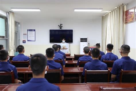 “消防员哥哥 我考上大学了” ——新疆阿克苏消防员捐资助学圆梦故事腾讯新闻