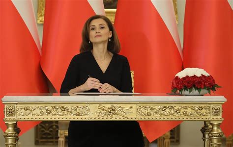 Kim Jest Nowa Minister Zdrowia Sylwetka Ewy Krajewskiej