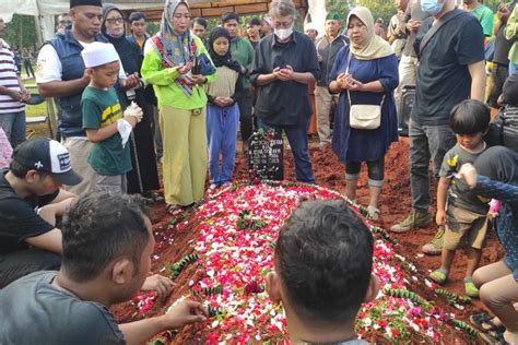 Foto Fajri Pria Berbobot Kg Terkena Syok Sepsis Akibat Morbid