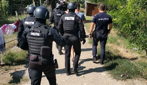 Focuri de ARMĂ trase la Cămărașu Polițist clujean LOVIT cu pumnul în