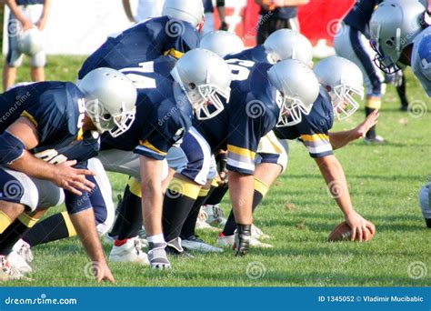 Fútbol Americano Foto De Archivo Imagen De Defensa Corrida 1345052