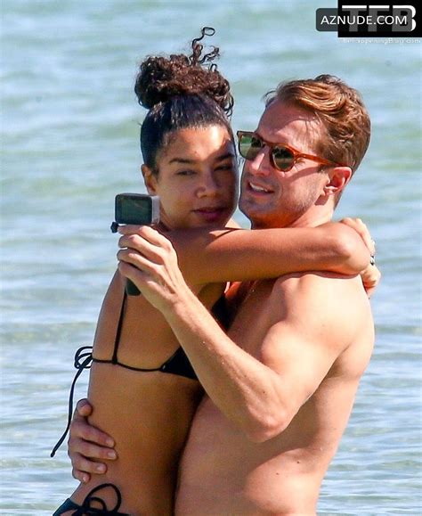 HANNAH FALLIS BRONFMAN Nude AZNude