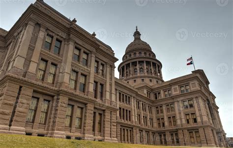 The Texas State Capitol Building 16113545 Stock Photo at Vecteezy