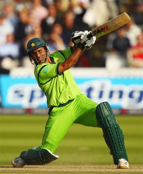 Pakistani Cticket Player Abdul Razzaq Biography