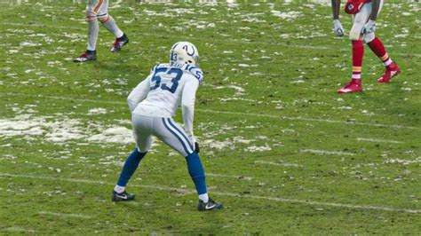 exploring  dynamic strategy football split  formation metro