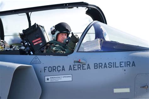 Mais Imagens Do Primeiro Ca A Gripen Da Fab Poder A Reo For As