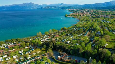 Camping La Quercia Lazise In Veneto Campsites On Lake Garda